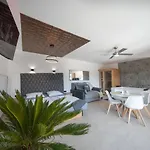 Timaja - Pool, Massage Pool, Sauna Villa