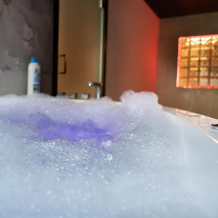 Timaja - Pool, Massage Pool, Sauna Villa *