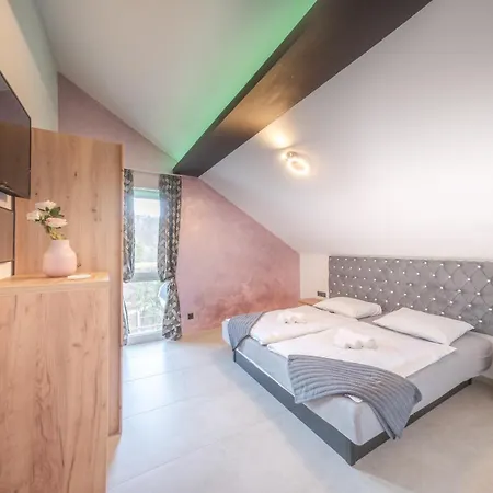 Timaja - Pool, Massage Pool, Sauna Βίλα *