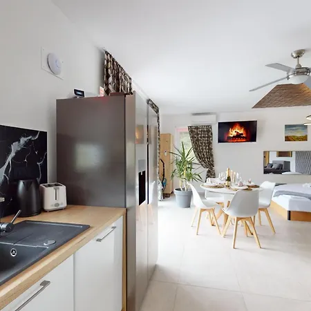 Βίλα Timaja - Pool, Massage Pool, Sauna