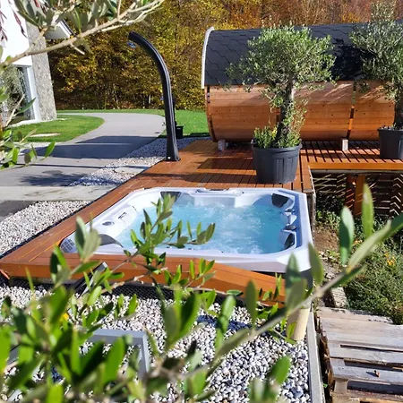 Timaja - Pool, Massage Pool, Sauna Villa