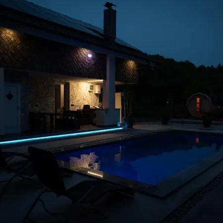 Timaja - Pool, Massage Pool, Sauna Villa