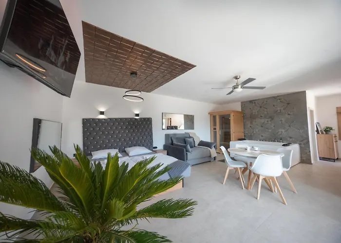 Timaja - Pool, Massage Pool, Sauna Вилла