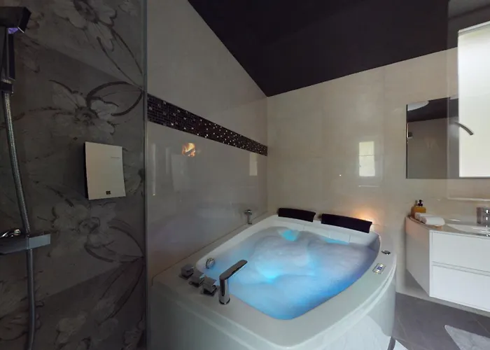 Timaja - Pool, Massage Pool, Sauna *