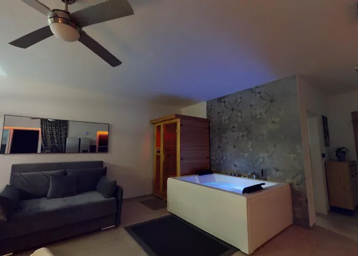 Timaja - Pool, Massage Pool, Sauna ヴィラ Trebnje